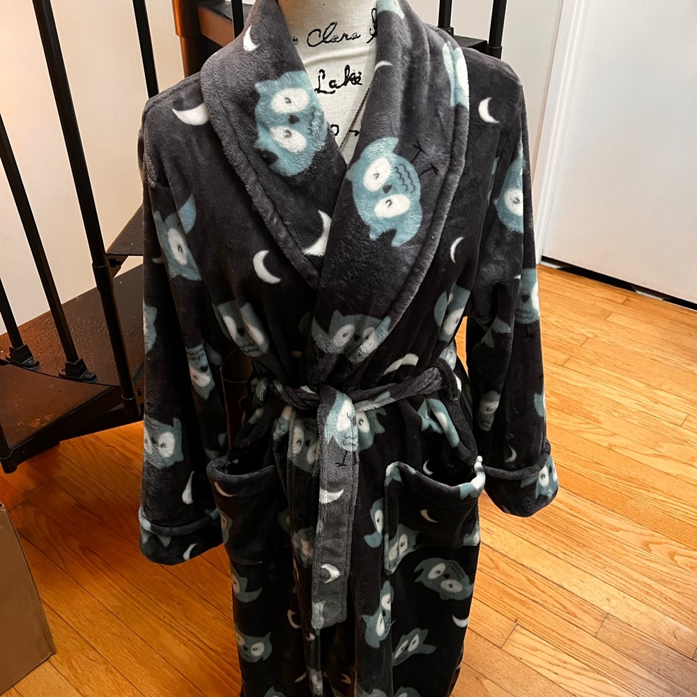 Sonoma Plush Gray and Green Robe